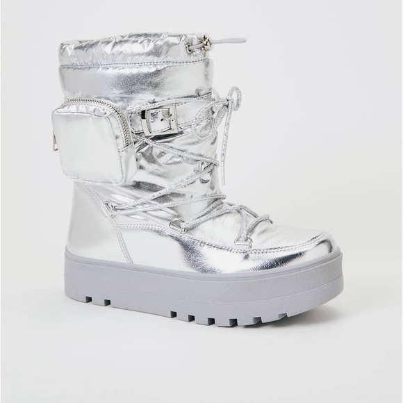 •Mila• Silver Snow/Moon Boots - Picture 3 of 6